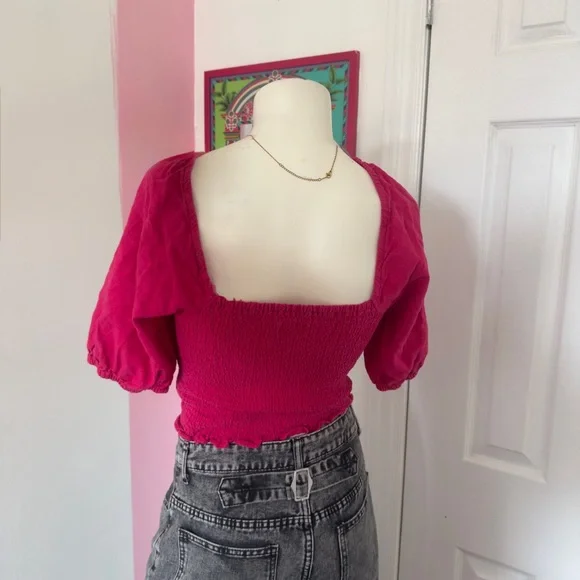 Universal Thread Fuchsia Pink Ruched Puff Sleeve Crop Top - Picture 4 of 6